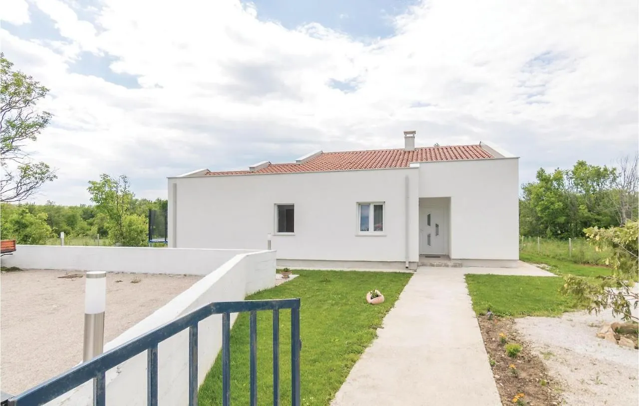 Tatil Evi Awesome Home In Labin With Kitchen Raša