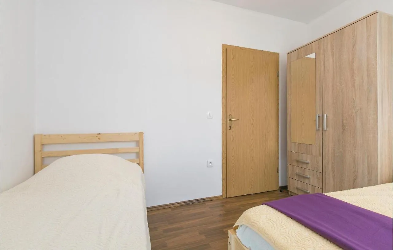 Tatil Evi Awesome Home In Labin With Kitchen Raša