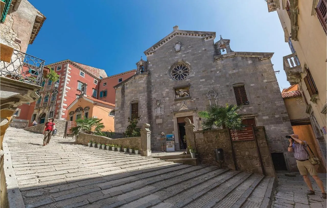 Awesome Home In Labin With Kitchen Raša Hırvatistan