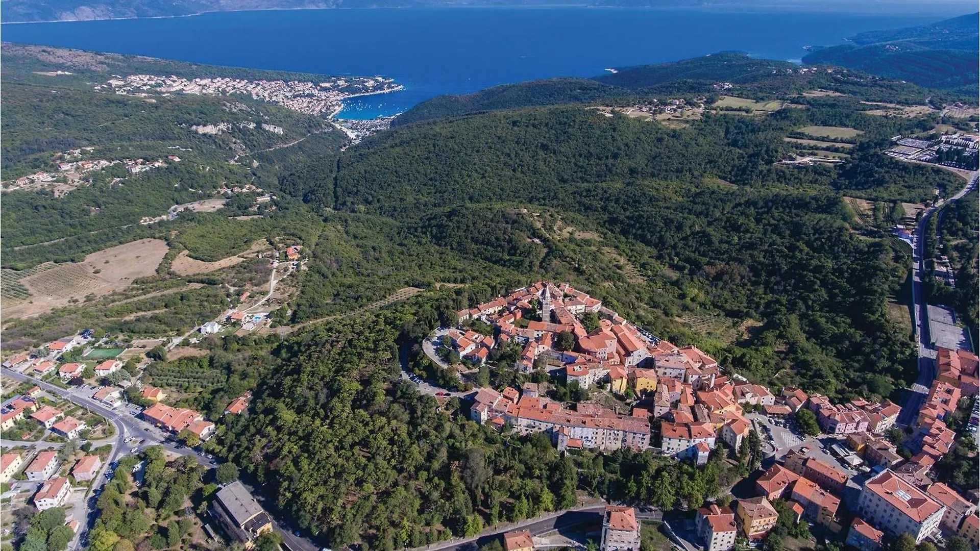 Holiday home Awesome Home In Labin With Kitchen Rasa